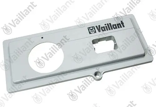 Frontblende in Silberfarbe mit einem runden und einem rechteckigen Ausschnitt, mit dem Markenlogo "Vaillant" oben auf der Fläche.